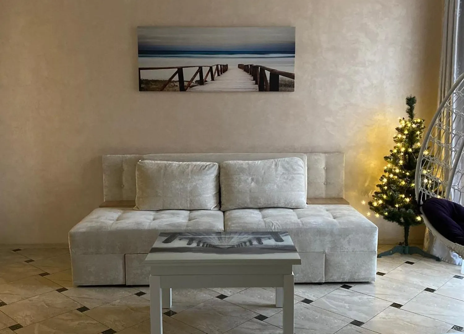 Avalon Apartment In 리비프